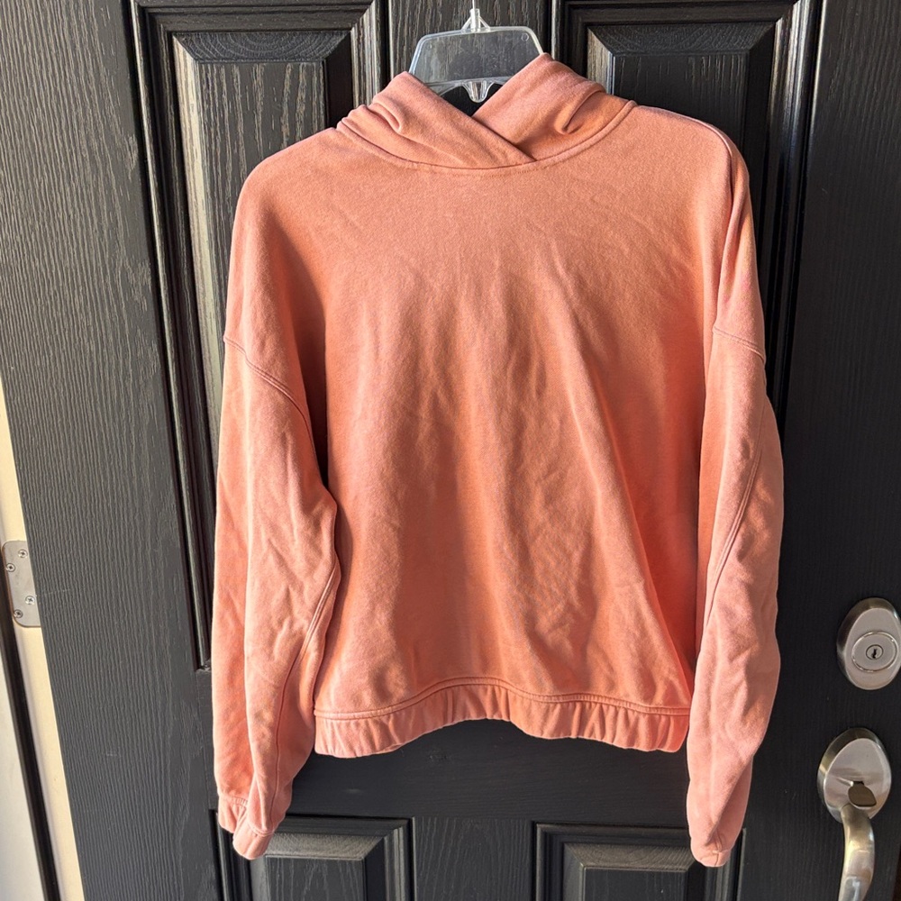 NWOT peachy LULULEMON Women's Hoodie
